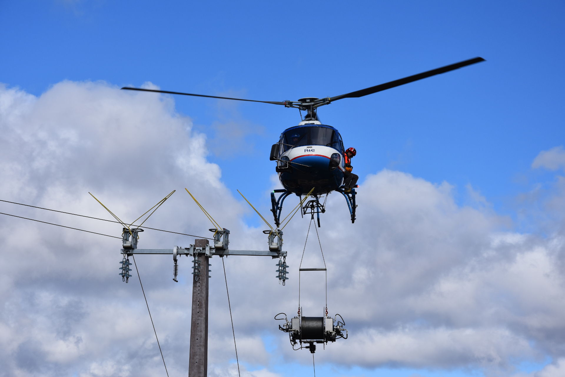 travaux-aerien Expertise réseaux électrique déroulage de cable